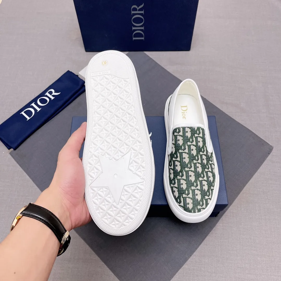 P380, Dior series casual shoes 👟🔥[Dior] Dior's new casual men's shoes are launched in Hong Kong counters. Official website 1:1 production. Original Italian materials. Designed by European and American masters. Perfect shape to create counter quality, solid color rubber wear-resistant outsole and classic dazzling head! Super versatile and very comfortable. High-end without losing taste, fashionable and novel! ! Absolute focus! Code number: 38-44, four colors available (45 can be customized, cannot be returned or exchanged) No. 005